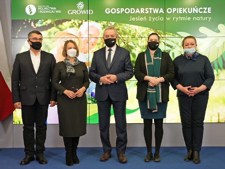 MRiRW:  Projekt gospodarstw opiekuńczych